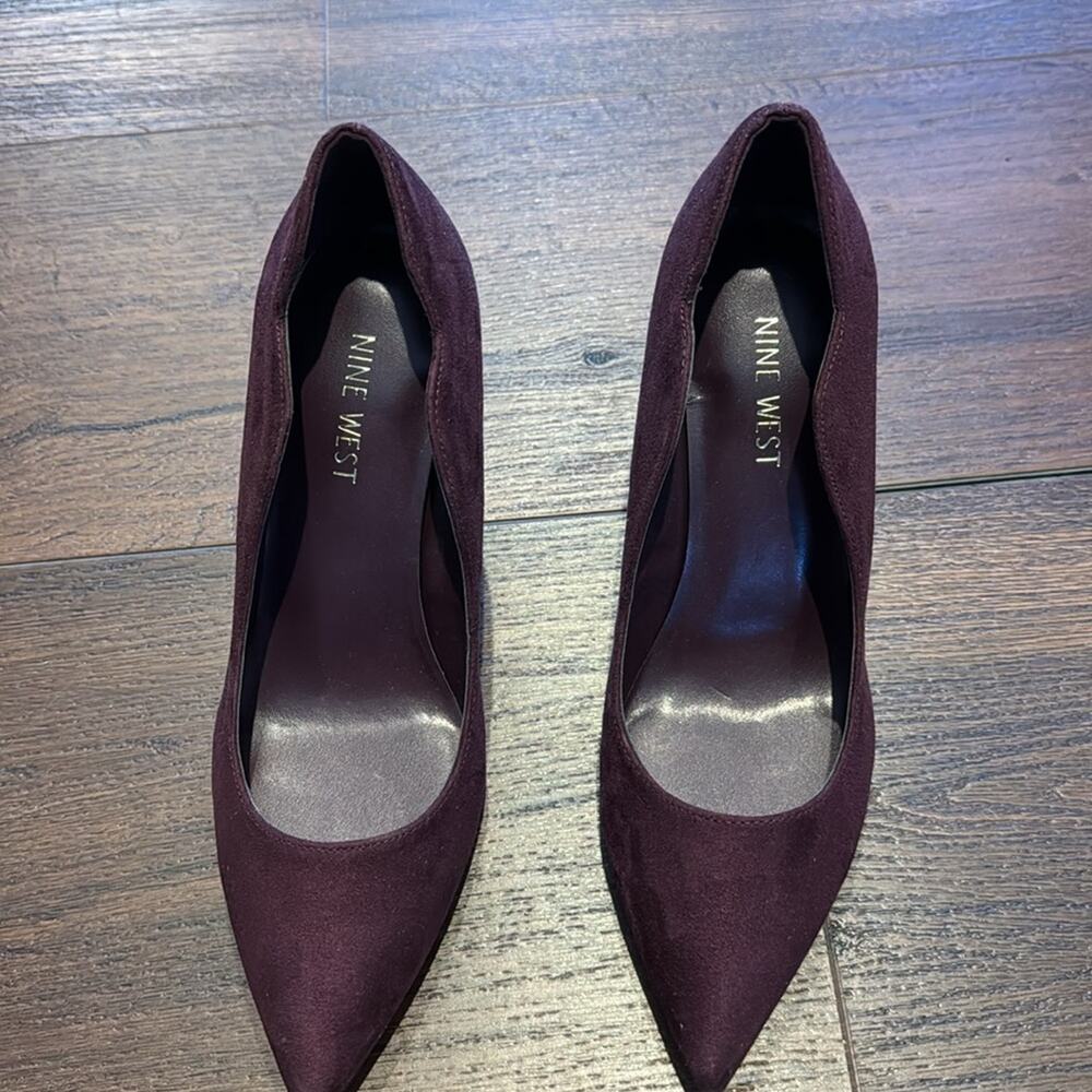 Nine West NWOT Pump Heel Shoes in Purple Faux Suede. - Picture 6 of 7